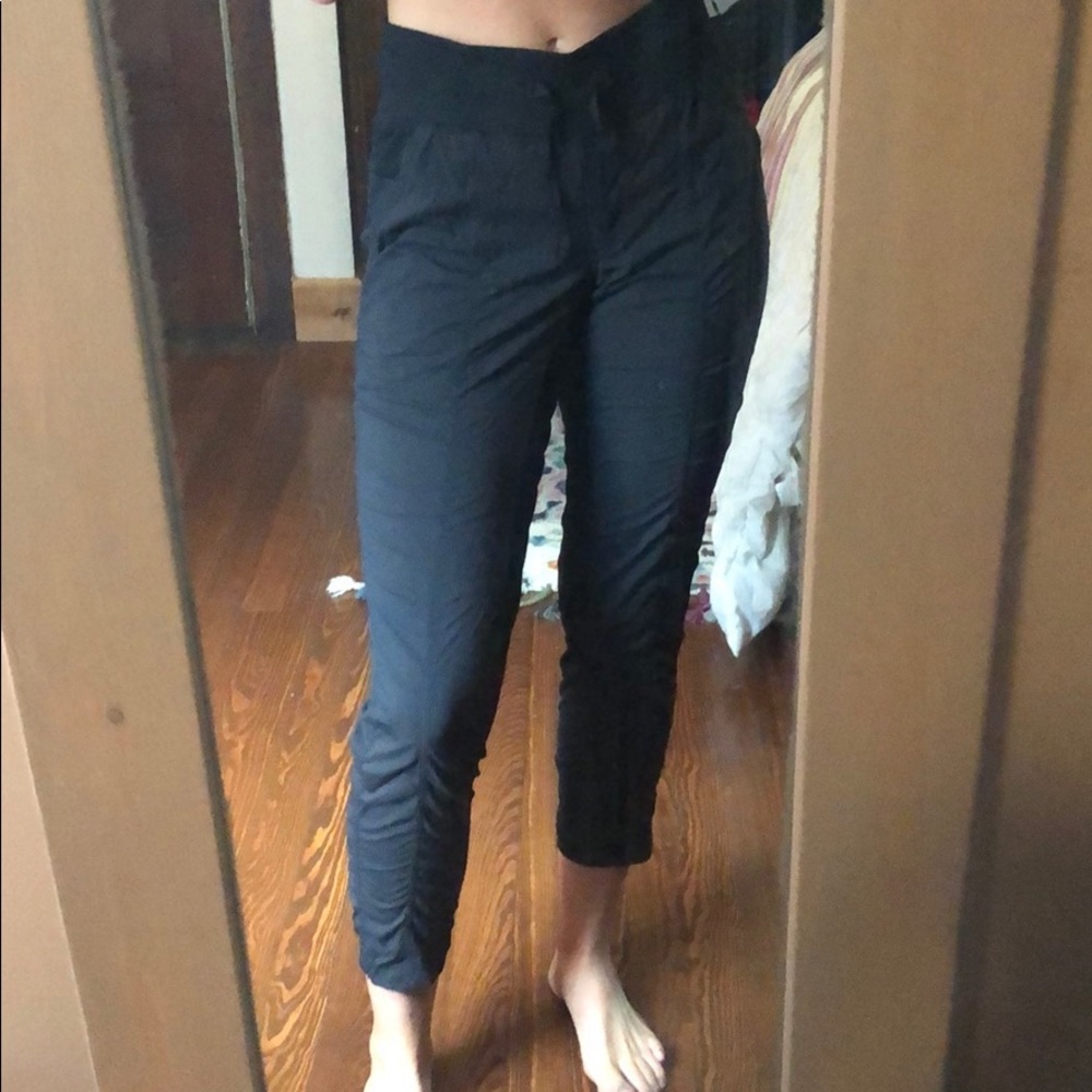 Comfy lululemon pants size 6